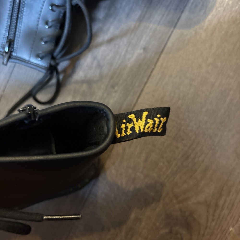 Dr. Martens Doc Martens Zavala Black Air Wair Combat Boots Size Women 6 Men 5 - Picture 3 of 6